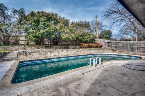 4220 Twilight Dr, Fort Worth TX  76116-7565 exterior