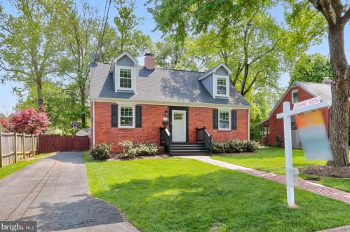 6803 Chestnut Ave, Falls Church, VA 22042-1904