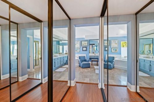 1597 Parkview Dr, Vista CA  92081-8750 exterior