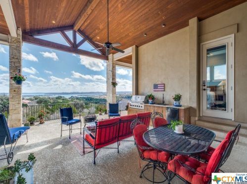 1009 Bluewater Pl, Spring Branch TX 78070-5485 exterior