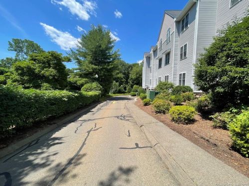 105 Richards Ave, Norwalk CT  06854-1691 exterior