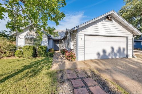 8 Freda Ct, Chico, CA 95928-6807
