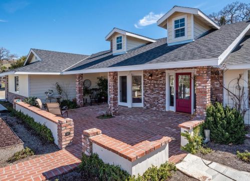 1975 Chuck Wagon Rd, Lake Nacimiento, CA 93446-8403