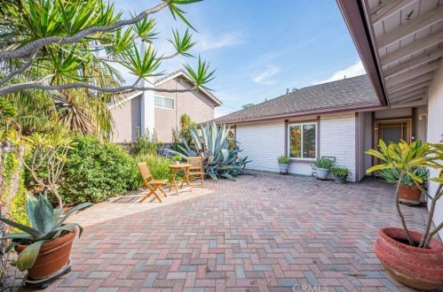 9668 Dove Cir, Santa Ana, CA 92708-6607