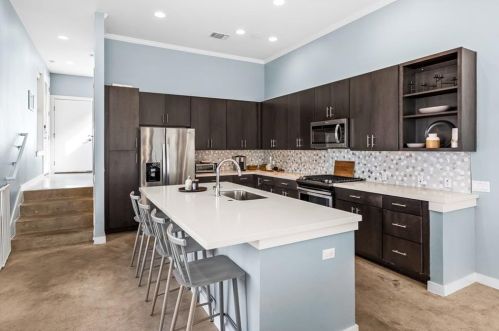 3100 Aldwyche Dr, Austin TX  78704 exterior