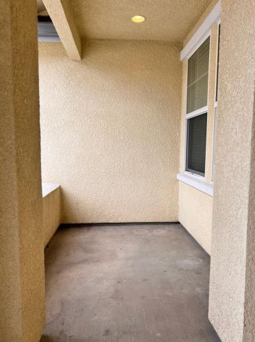 527 Creekside Ct, Los Banos, CA 93635-9492