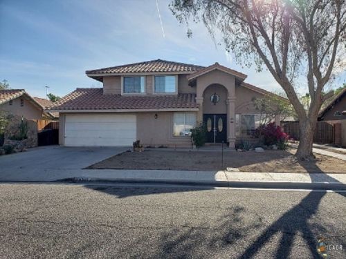 1230 Calle De Oro, Calexico, CA 92231-1949