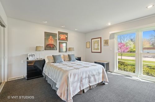 1020 North Ave, Bannockburn IL  60015-2206 exterior