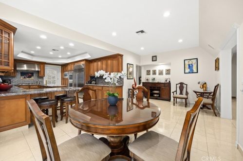 1468 Hillside Dr, Glendale CA  91208-2417 exterior