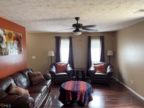 831 Springchase Dr, Austell, GA 30168-6326