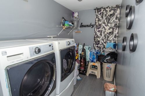 10 Picnic Ct, Lemont IL 60490-6542 exterior