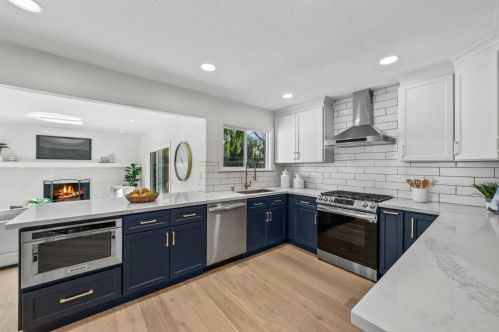 1335 Dunnock Way, Sunnyvale CA  94087-3441 exterior