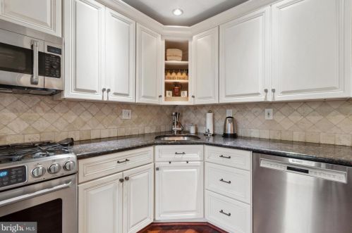 122 The Mews, Tavistock NJ 08033-1343 exterior