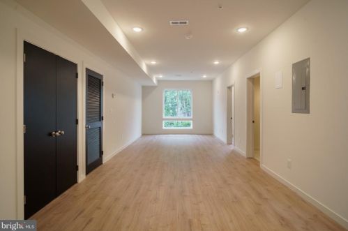 2733 Front St, Philadelphia, PA 19148-4807