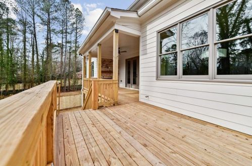 595 Mabry Rd, Atlanta GA  30319-2683 exterior