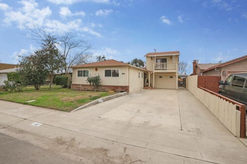 1145 Glenhurst Dr, Lodi, CA 95240-5521