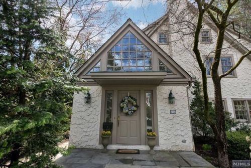 213 Melrose Pl, Ridgewood, NJ 07450-4130