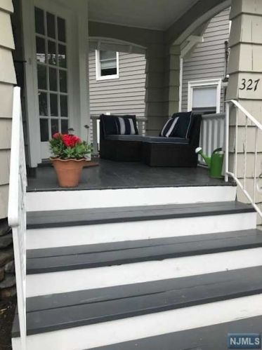 327 Franklin Ave, Ridgewood, NJ 07450-3316