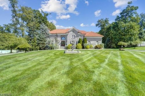 26 Morning Glory Rd, Warren, NJ 07059-7207
