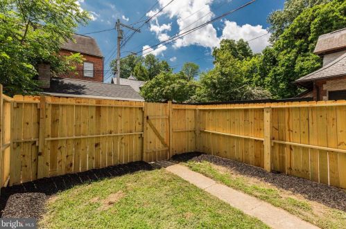 328 Walnut St, Lancaster PA  17602-2404 exterior