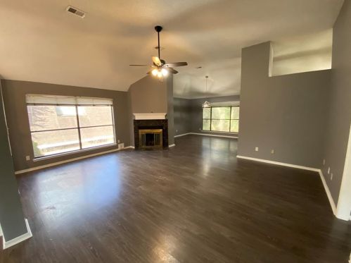 2724 Shauntel St, Pearland, TX 77581-6358