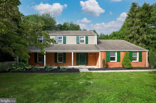 1455 Country Club Dr, Lancaster PA  17601-5211 exterior