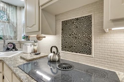 2212 Vly Vw Dr, Cedar Hill TX 75104-6712 exterior