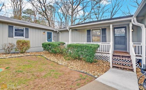 292 Lake Club Cir, Lavonia, GA 30553-3218