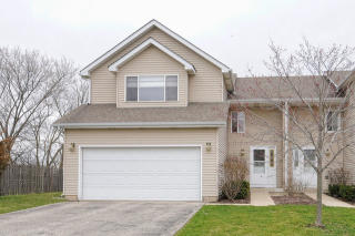 909 Tralee Ct, Gurnee, IL 60031-3776