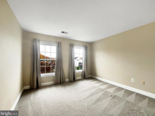 18947 Highland Park Dr, Triangle VA  22172-2067 exterior