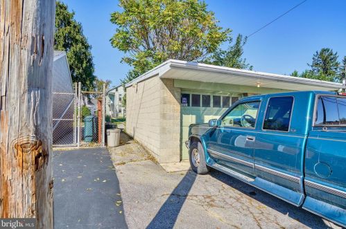 213 Broadway, Hanover PA 17331-2503 exterior