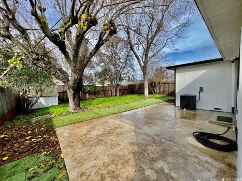 2847 Avon Ave, Concord CA  94520-5432 exterior