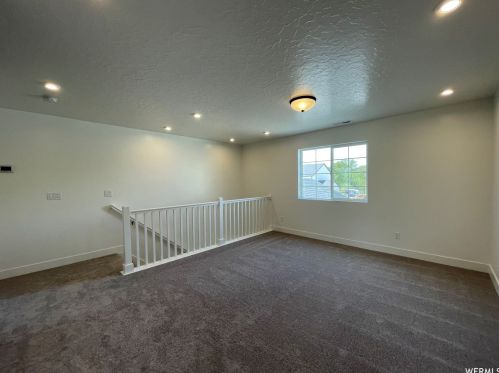 6126 Oquirrh Ridge Rd, Taylorsville UT  84081-8157 exterior