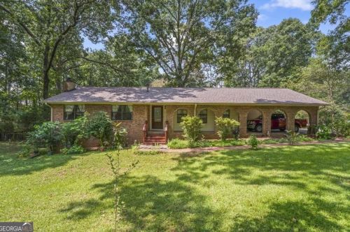 6495 Old Macon Hwy, Rex GA 30273-1852 exterior