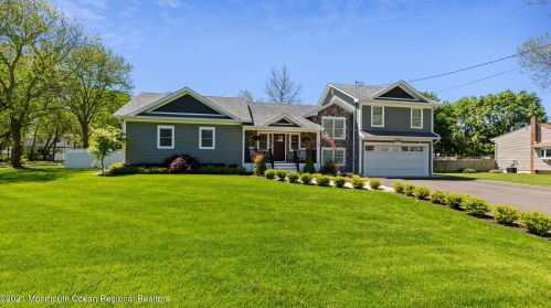 2 Barbara Ter, Middletown NJ  07748-1247 exterior