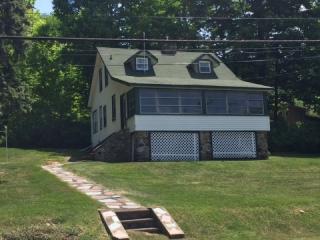 65 Shore Trl, Sparta, NJ 07871-1714