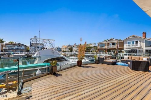 4044 Romany Dr, Oxnard, CA 93035-2925