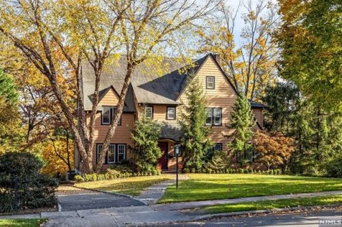 225 Highland Ave, Ridgewood, NJ 07450-4003