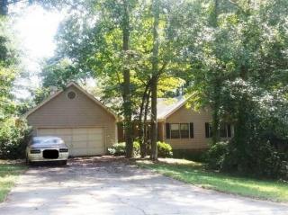 8697 Twin Oaks Dr, Jonesboro, GA 30236-5151