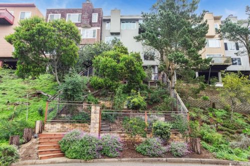 328 Gold Mine Dr, San Francisco CA  94131-2157 exterior