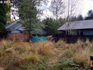 944 56th St, Springfield OR  97478-5444 exterior