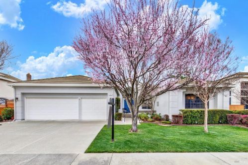 637 Fox Hollow Way, Vacaville, CA 95687-7409