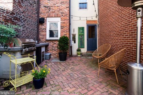 312 Juniper St, Philadelphia PA  19107-5818 exterior