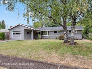 5770 Franklin Ave, Beaverton OR  97005-2853 exterior