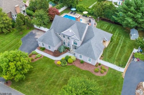 8 Ammerman Way, Chester, NJ 07930-2214