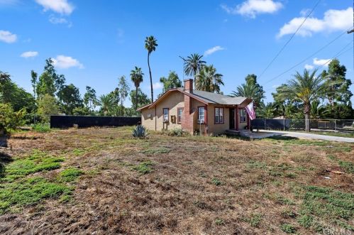 8644 Indiana Ave, Riverside CA  92504-4047 exterior