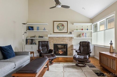 305 Sayre Dr, Princeton NJ  08540-5872 exterior