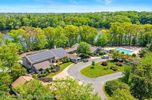 23 Manchester Ct, Tinton Falls NJ 07701-5490 exterior