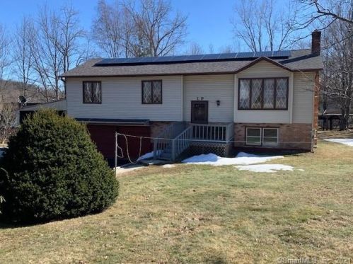 7 Longmeadow Dr, Waterbury, CT 06706-2631