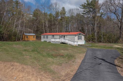 21 Valley Dr, Belmont, NH 03220-3624